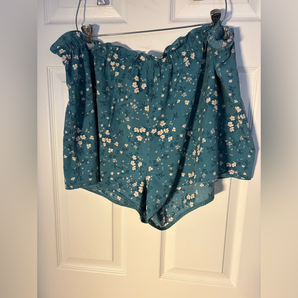 Old Navy Teal Floral Print Shorts - Picture 2 of 8